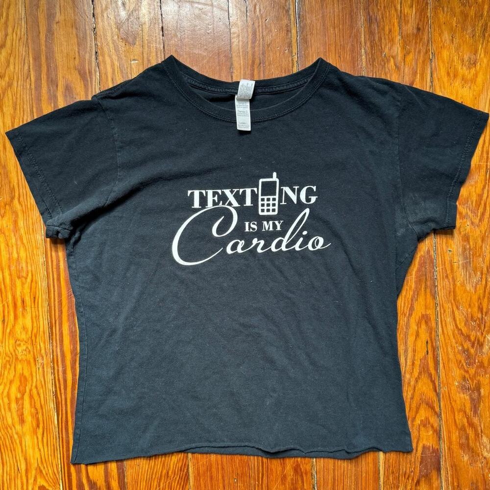 Black cropped baby tee